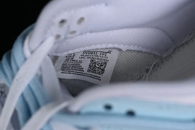 All categories Nk SB Dunk series Nk SB Dunk Low low-top sneakers Nk Dunk Low heart playing card graffiti American North Carolina blue SB strap low-top casual sneakers DV0831-101